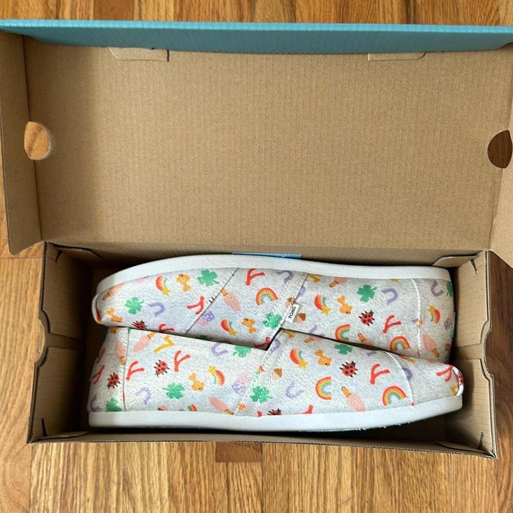 NWT TOMS Size 11 Women’s Alpargata Slip On “Lucky Day”